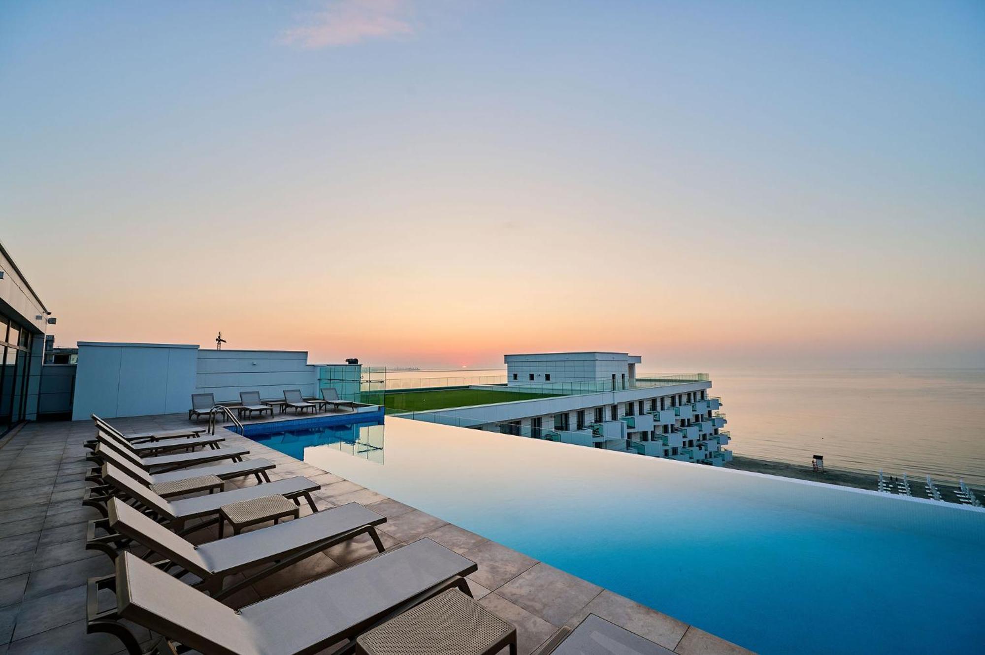 Alma Apartment In Infinity Beach Resort - Parking Mamaia Eksteriør bilde
