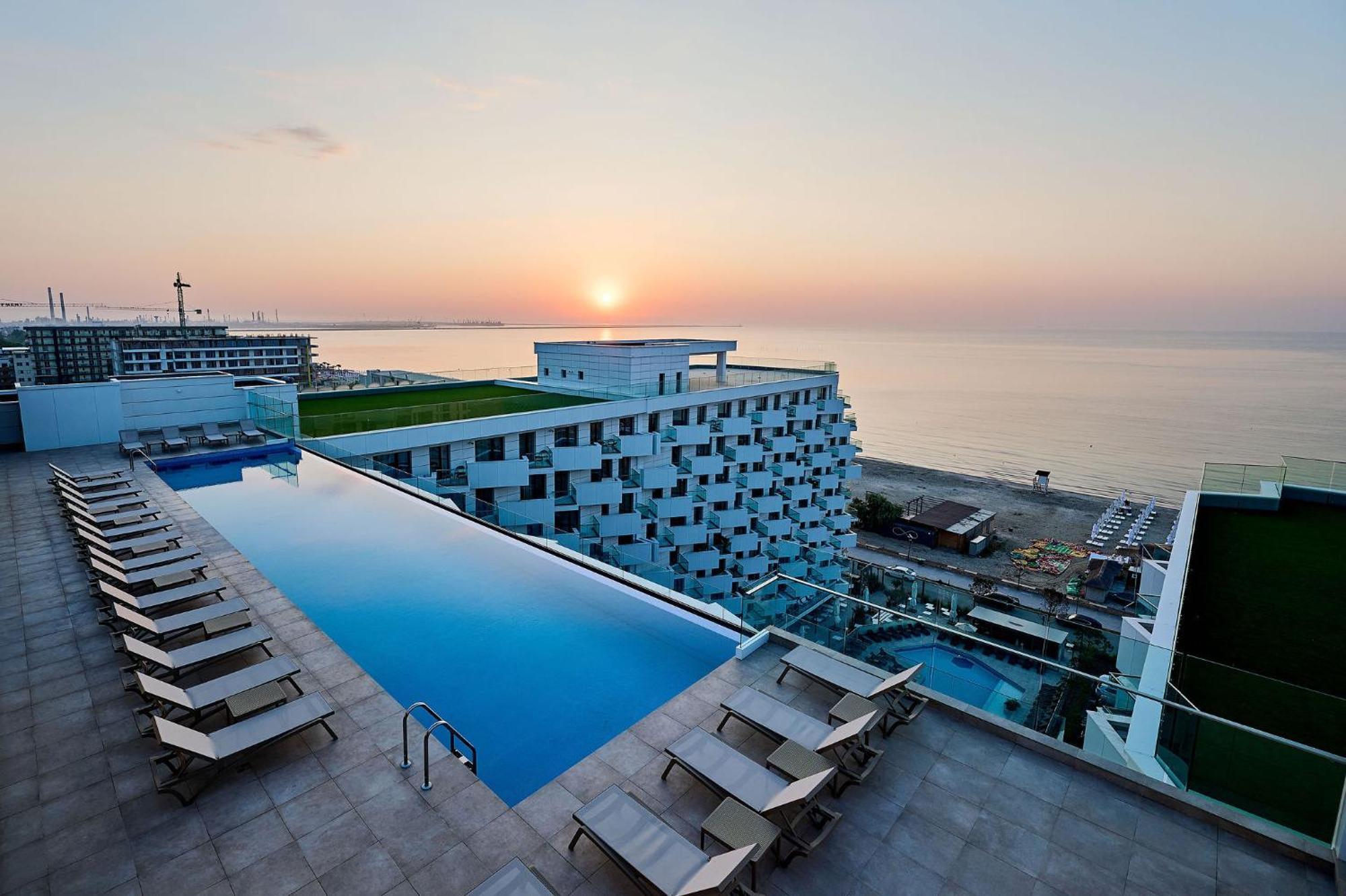 Alma Apartment In Infinity Beach Resort - Parking Mamaia Eksteriør bilde