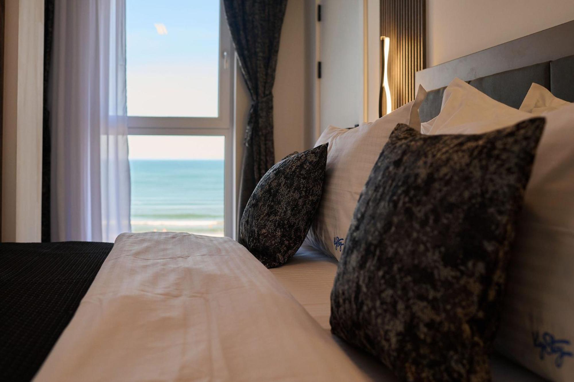 Alma Apartment In Infinity Beach Resort - Parking Mamaia Eksteriør bilde