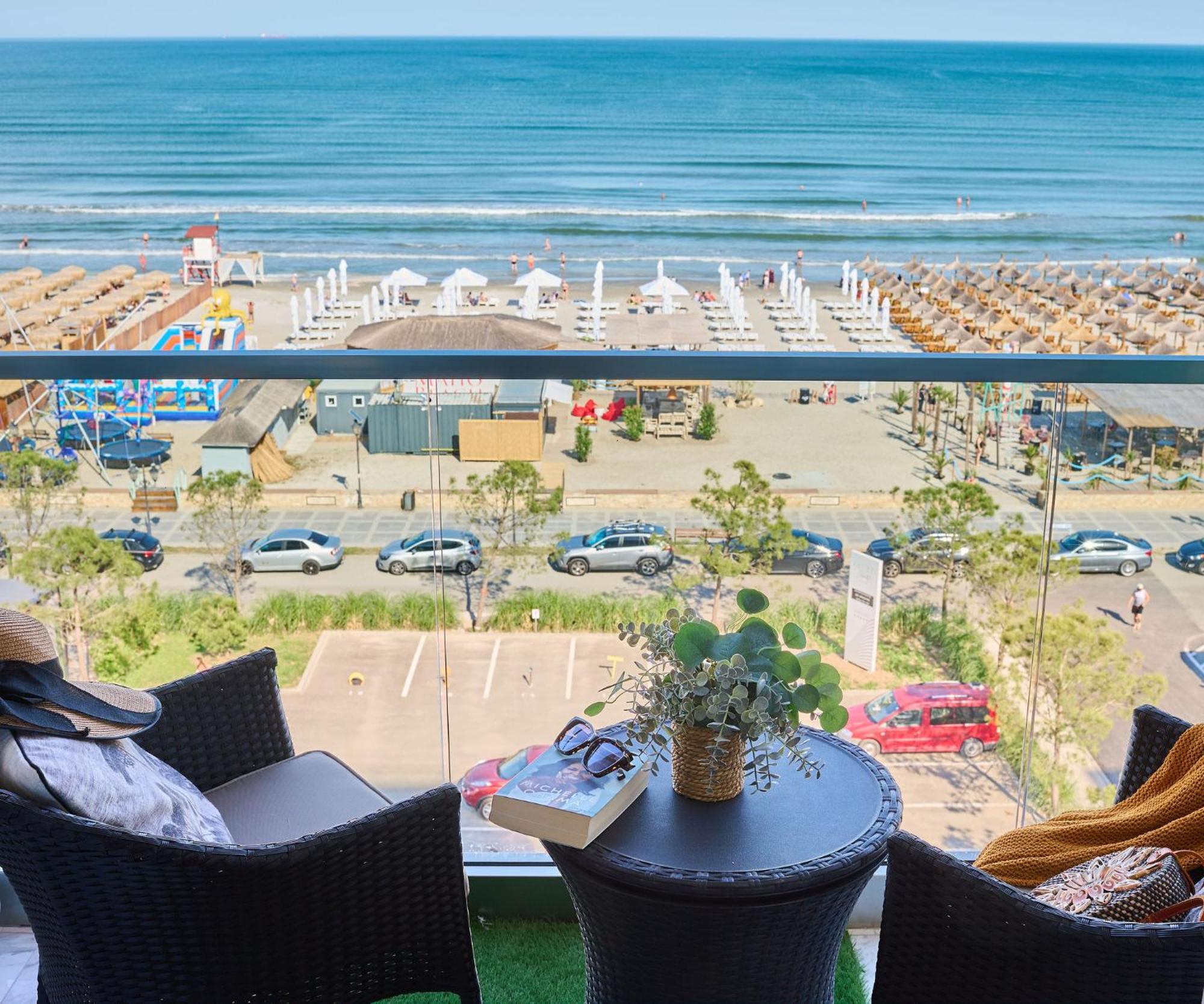 Alma Apartment In Infinity Beach Resort - Parking Mamaia Eksteriør bilde